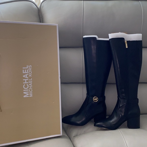 Michale Kors Boots - Picture 5 of 5